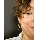 Katwalk Zilver Vergulde oorstekers - rond gebogen staafje