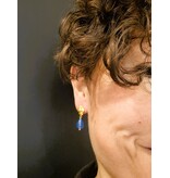 Katwalk Zilver Vergulde oorstekers - amorf 3D met hemelsblauwe steen