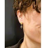 Katwalk Zilver Vergulde oorstekers - amorf 3D met parelmoer steen