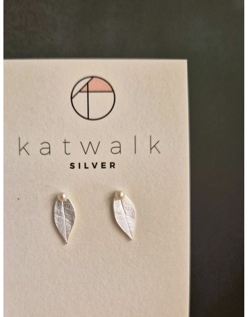 Katwalk Zilver Zilver oorstekers - blaadje met mini parel