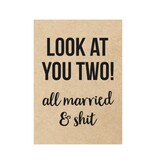 Beezonder Postkaart - look at you two!... married'