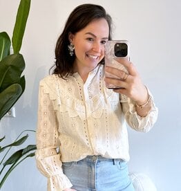 Creme blouse met broderie ruffle