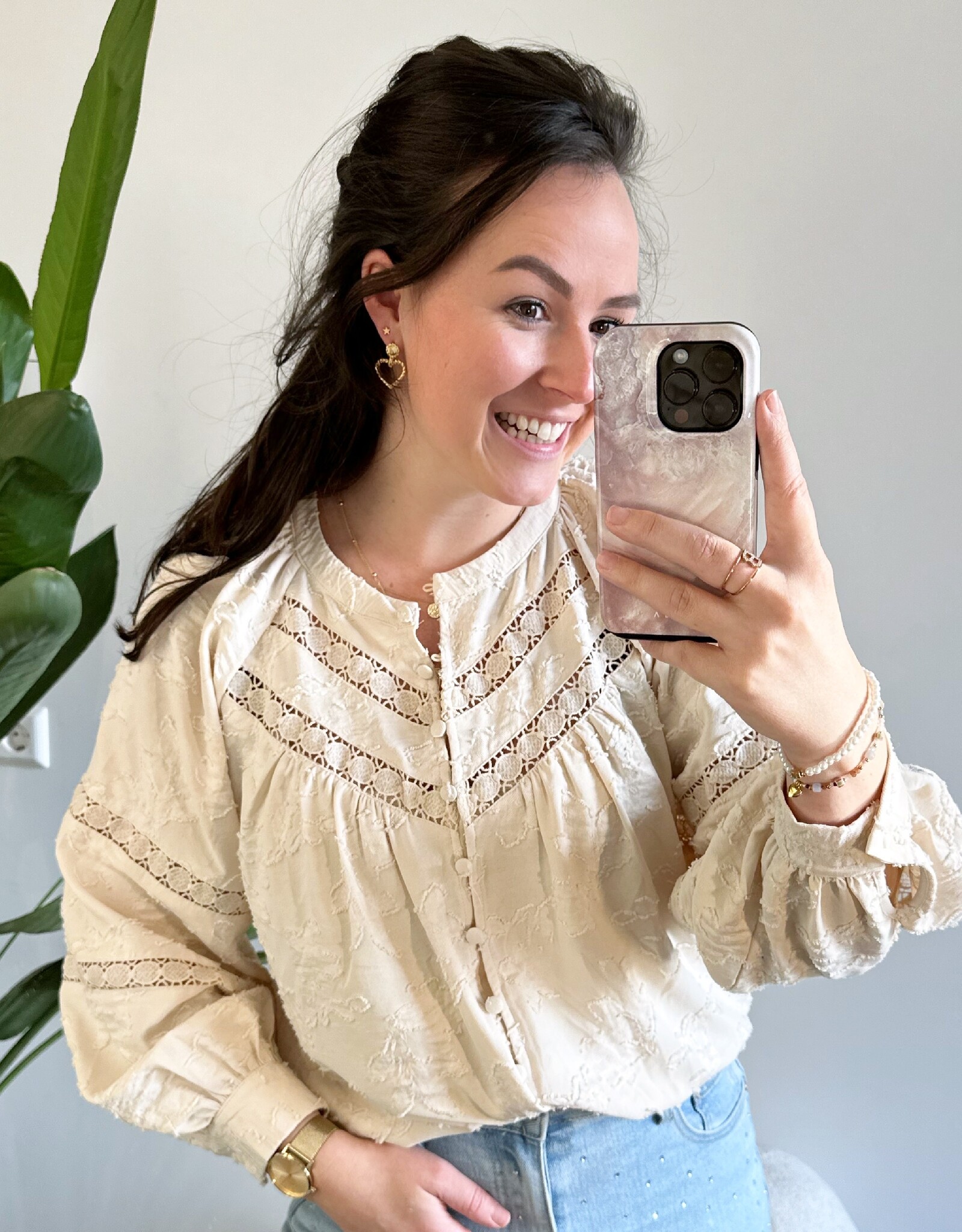 Creme blouse met broderie