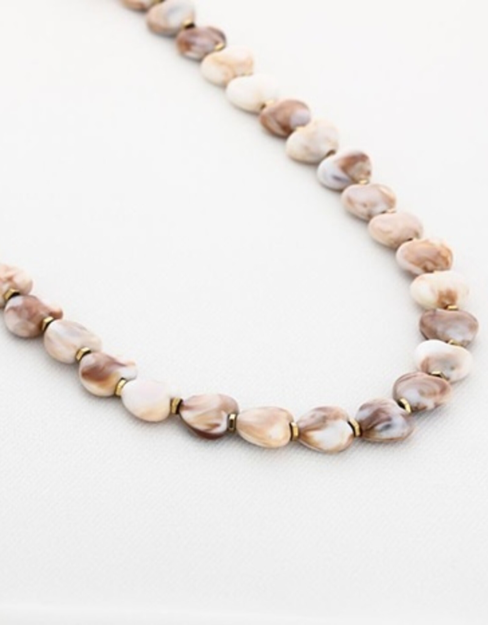 Kralen ketting hartjes - beige