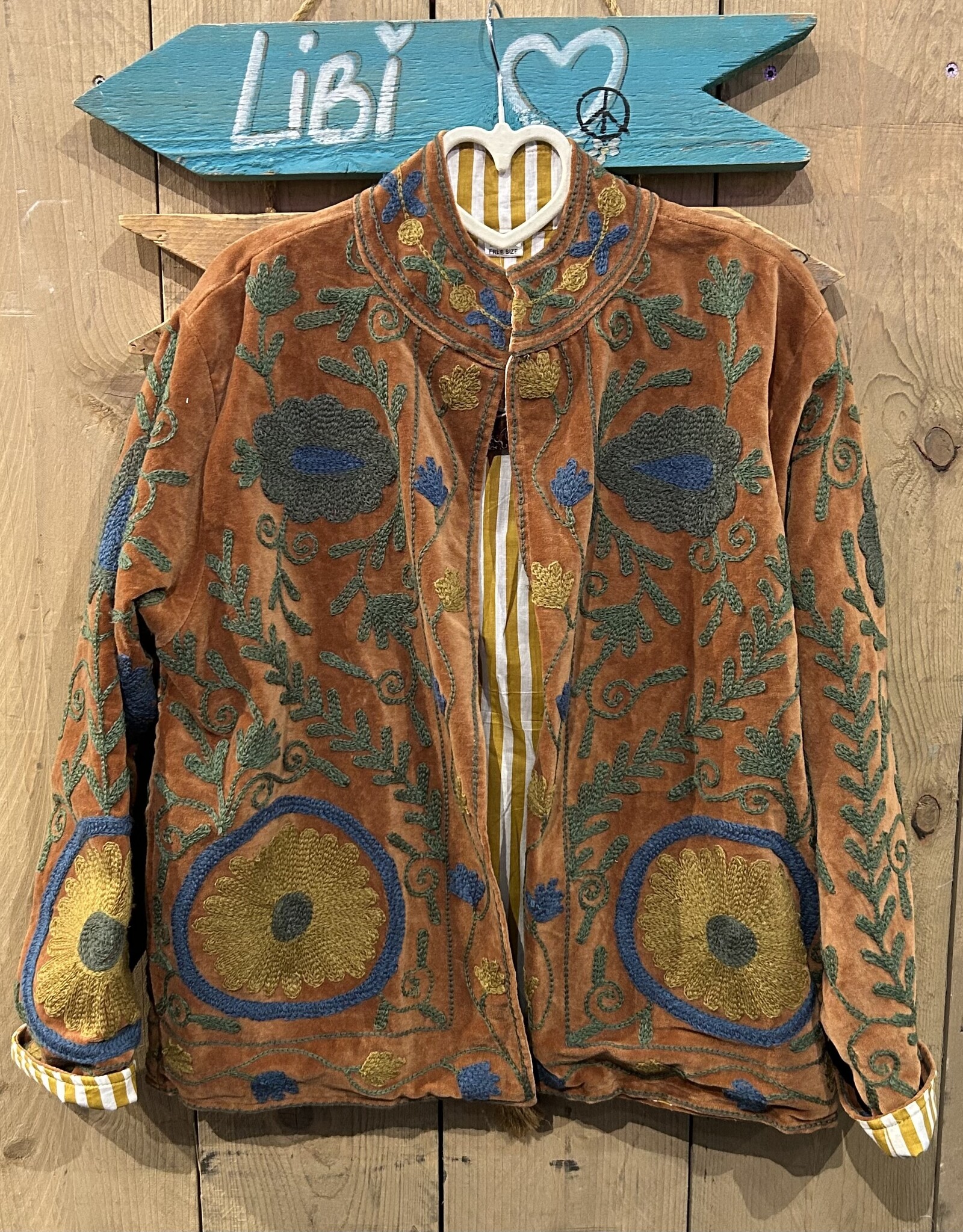 Suzani velvet jasje – camel bloemen