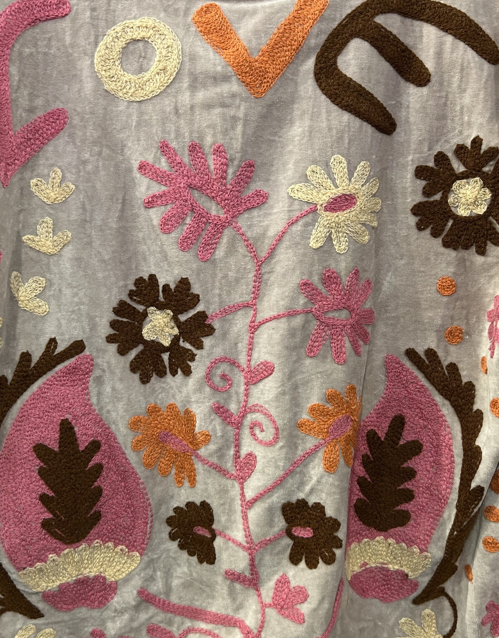 Suzani velvet jasje – grijs pastel love