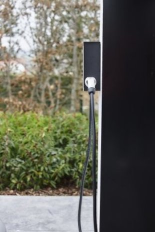 Smappee EV WALL BUSINESS 22kW Laadstation (8m kabel) wit - incl Kabelhouder Smappee EV WALL BUSINESS 22kW Laadstation (8m kabel) wit - incl Kabelhouder