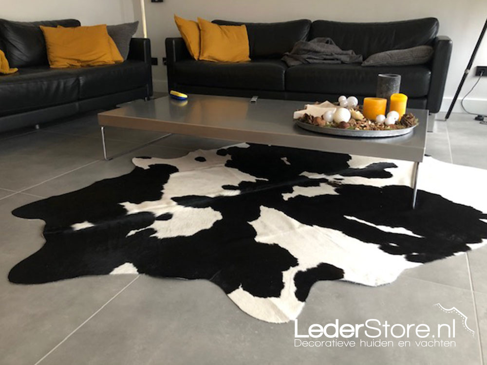 Cowhide black and white inspiration Arco Marscha