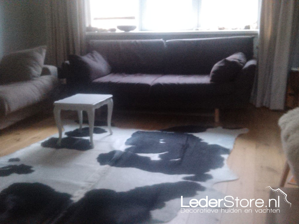 Cowhide black and white Evelien