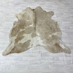 Cowhide beige white 185x195cm S