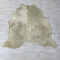 Koeienhuid off-white creme 190x170cm S