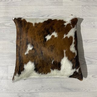 Koeienhuid kussen bruin zwart wit Normandiër 50x50cm