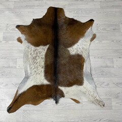 Geitenhuid bruin zwart wit 105x90cm