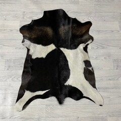 Geitenhuid bruin zwart wit 90x75cm