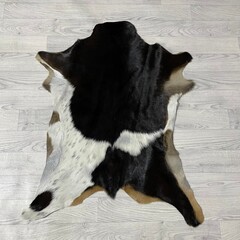 Geitenhuid bruin zwart wit 90x75cm