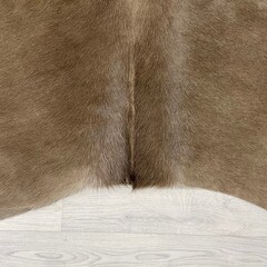 Koeienhuid taupe wit 230x205cm M/L
