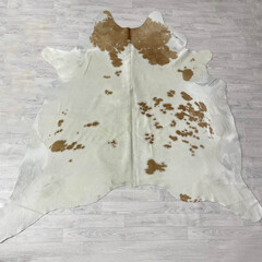 Koeienhuid beige wit 220x225cm