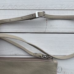 Tas Mickey koeienhuid (Nguni) gold 25x20cm