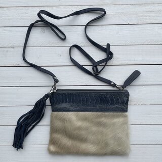 Tas Mickey koeienhuid (Nguni) struisvogel creme blauw 25x20cm