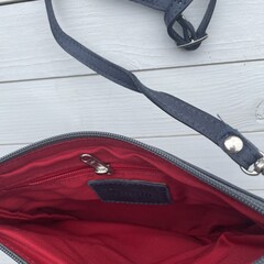 Tas Mickey koeienhuid (Nguni) struisvogel creme blauw 25x20cm