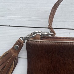 Tas Mickey koeienhuid (Nguni) bruin wit 25x20cm