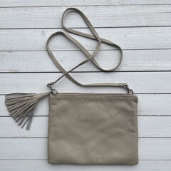 Tas Mickey koeienhuid beige 25x20cm