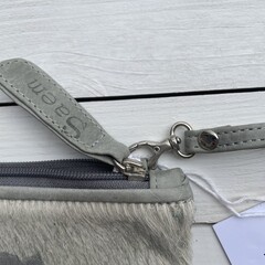 Tas Carol Koeienhuid wit silver 23x15cm