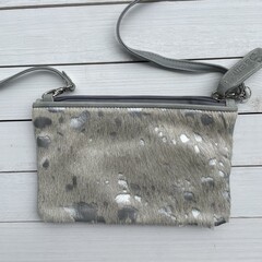 Tas Carol Koeienhuid wit silver 23x15cm