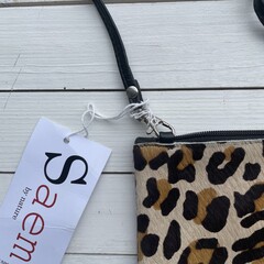 Tas Carol Koeienhuid leopard print 2 23x15cm