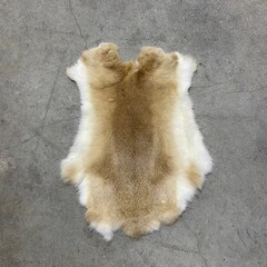 Konijnenvachten beige wit 45-50 x 30-40cm