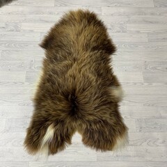 IJslander schapenvacht bruin wit 120x70cm L