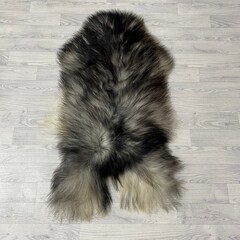 IJslander schapenvacht zwart grijs wit 120x60cm L