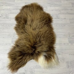 IJslander schapenvacht bruin wit 120x75cm L