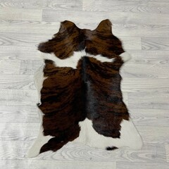 Kalfshuid tricolor bruin zwart wit 85x65cm