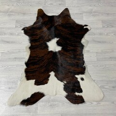 Kalfshuid tricolor bruin zwart wit 110x90cm