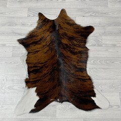 Kalfshuid tricolor bruin zwart wit 90x75cm