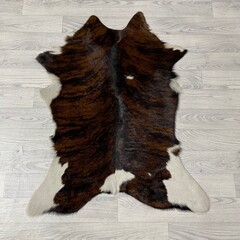 Kalfshuid tricolor bruin zwart wit 95x75cm