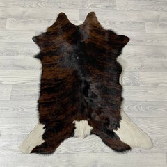 Kalfshuid tricolor bruin zwart wit 95x75cm