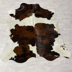 Koeienhuid tricolor bruin zwart wit Normandiër 225x215cm M/L