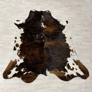 Koeienhuid tricolor bruin zwart wit Normandiër 225x205cm M/L