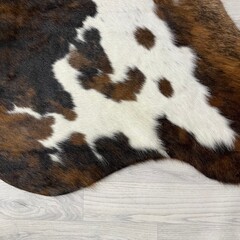 Koeienhuid tricolor bruin zwart wit Normandiër 225x205cm M/L