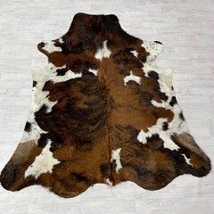 Koeienhuid tricolor bruin zwart wit Normandiër 230x210cm M/L
