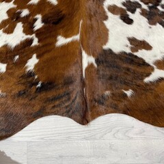 Koeienhuid tricolor bruin zwart wit Normandiër 225x185cm M/L