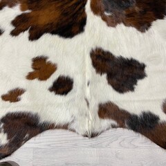 Koeienhuid tricolor bruin zwart wit Normandiër 225x205cm M/L