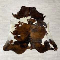Koeienhuid tricolor bruin zwart wit Normandiër 215x190cm M/L