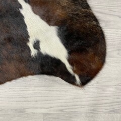 Koeienhuid tricolor bruin zwart wit Normandiër 215x190cm M/L