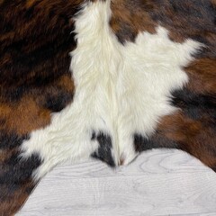 Koeienhuid tricolor bruin zwart wit Normandiër 230x210cm M/L