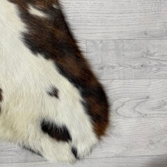 Koeienhuid tricolor bruin zwart wit Normandiër 230x210cm M/L