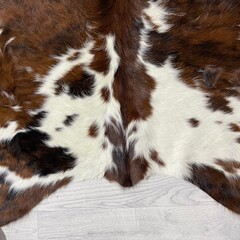 Koeienhuid tricolor bruin zwart wit Normandiër 225x210cm M/L