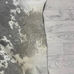 Koeienhuid grijs creme wit 215x200cm M/L